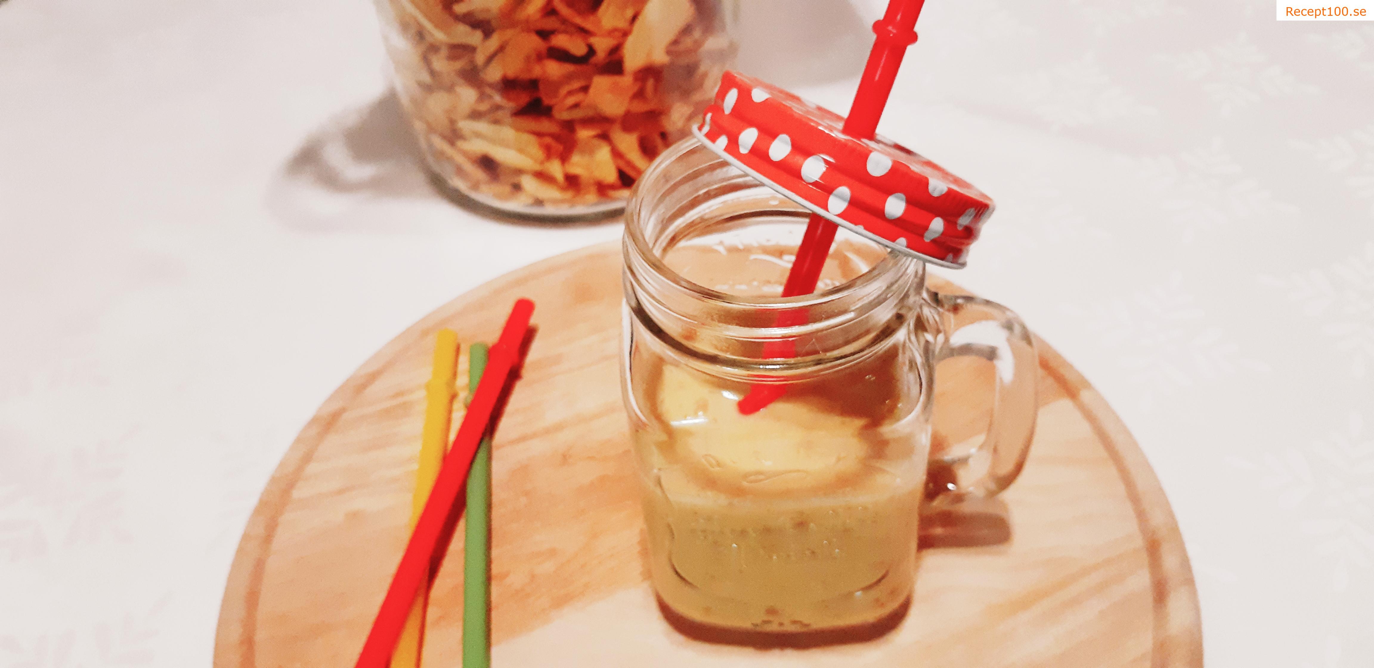 Apelsinsmoothie med goji och dadlar