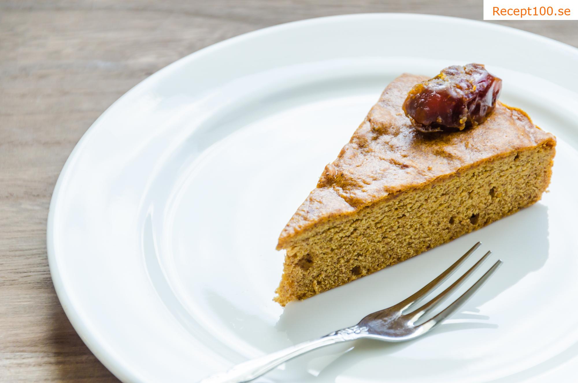 Blåbärs- och zucchinakaka