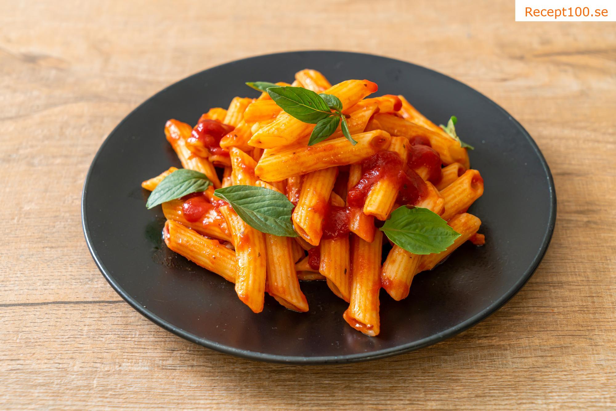 Den enklaste tomatsåsen till pasta från italiensk kokbok