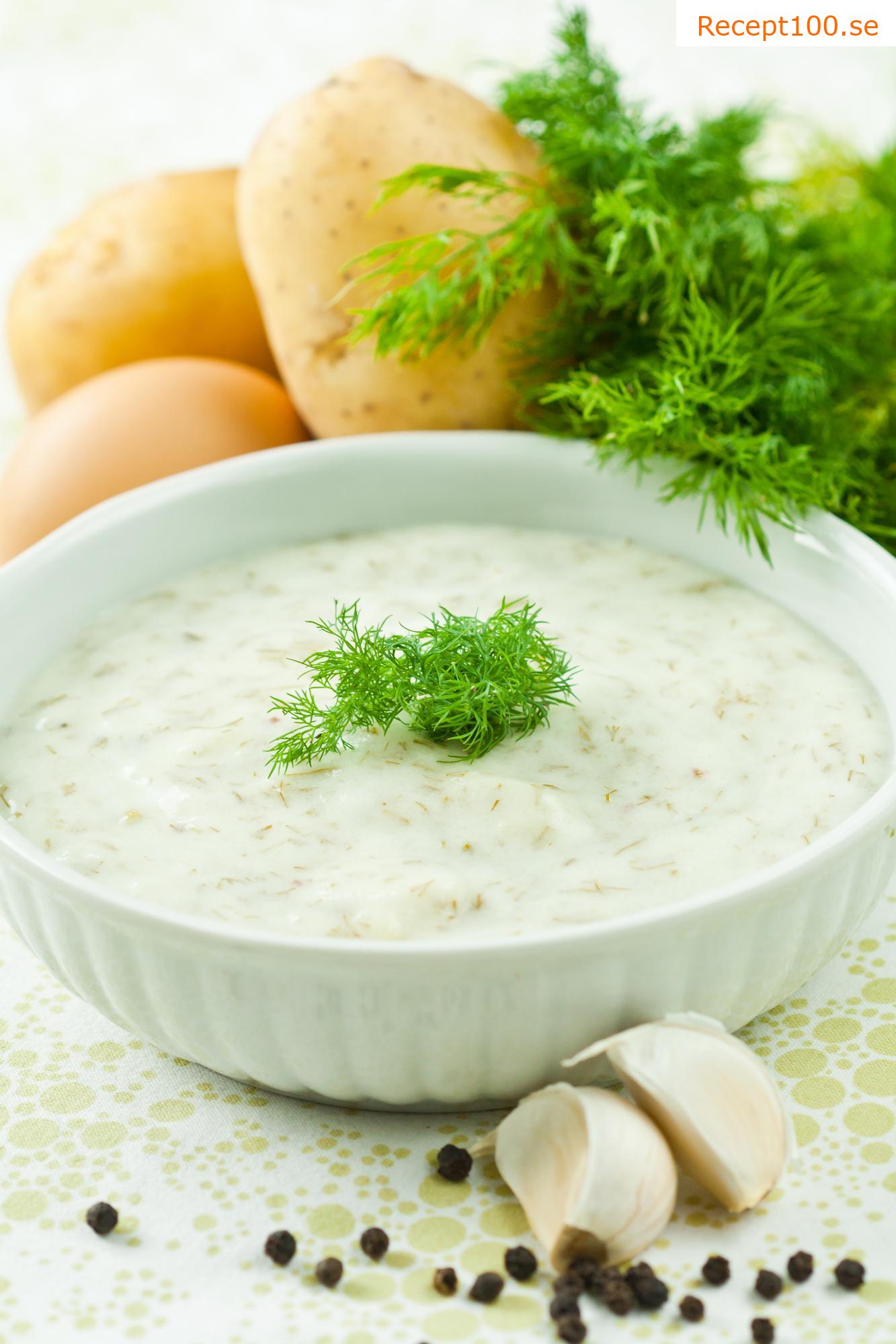 Dillsoppa med potatis och svamp
