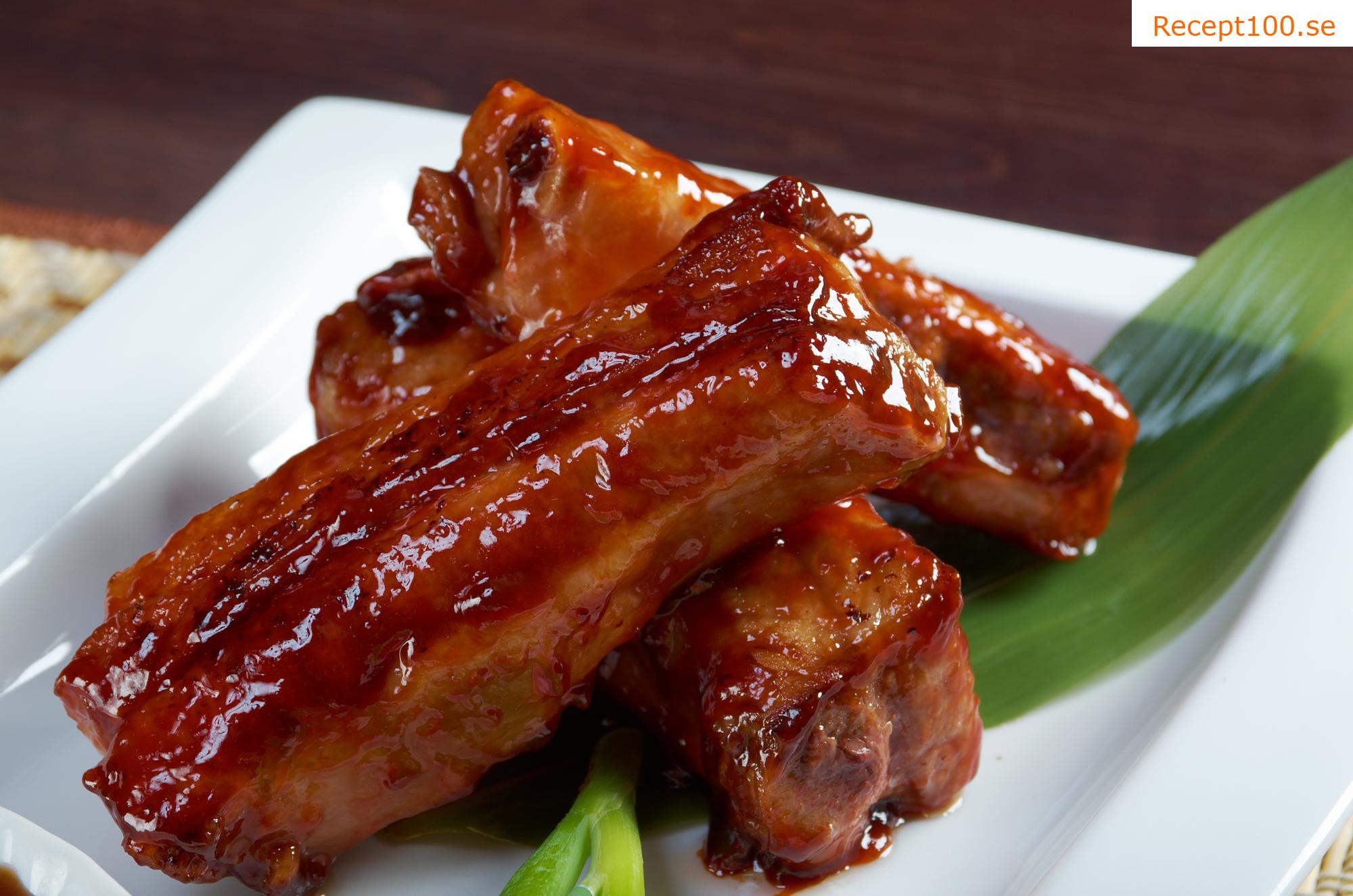 Fläskrevbensribba på champinjoner