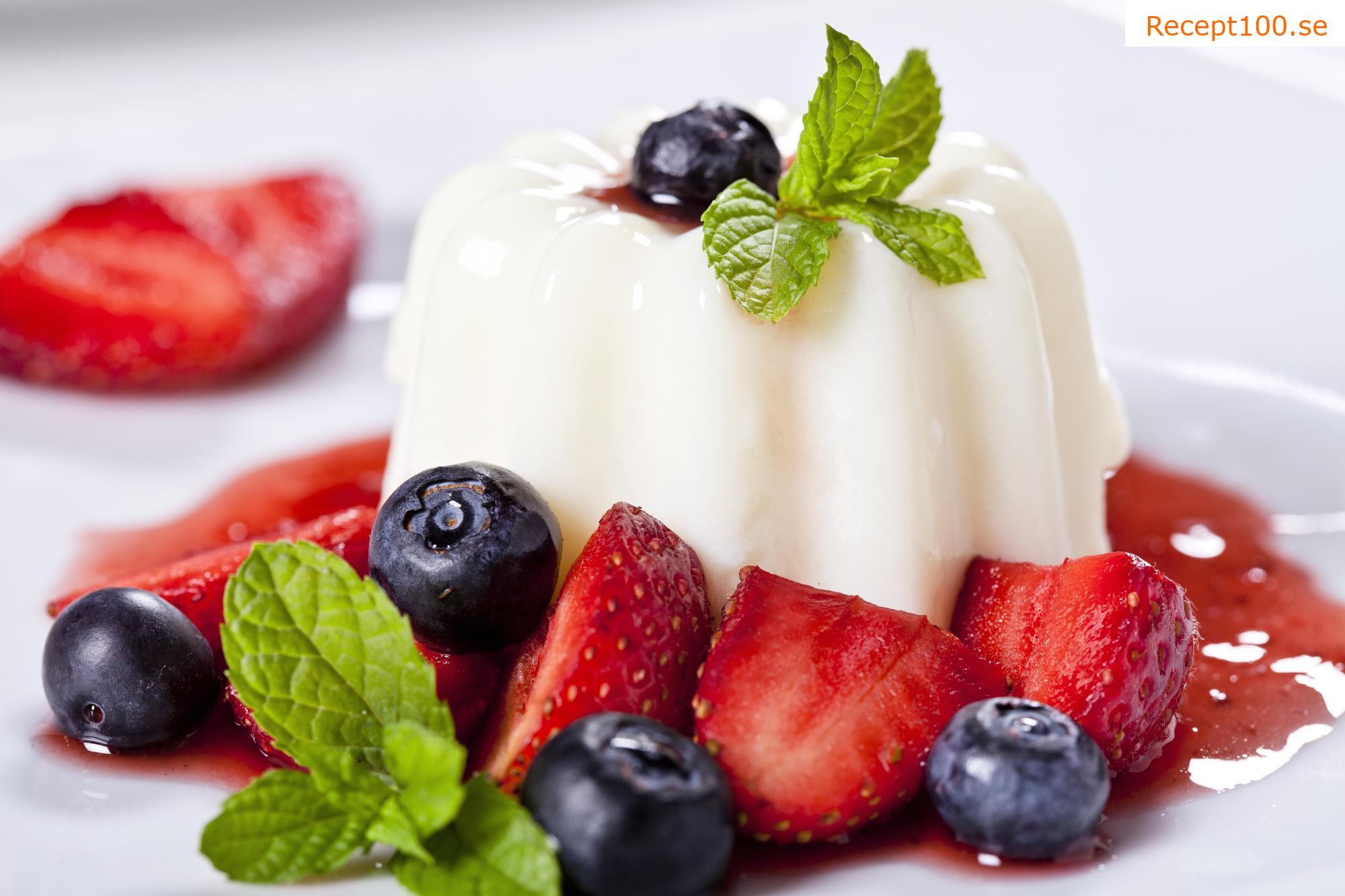 Jordgubb panna cotta