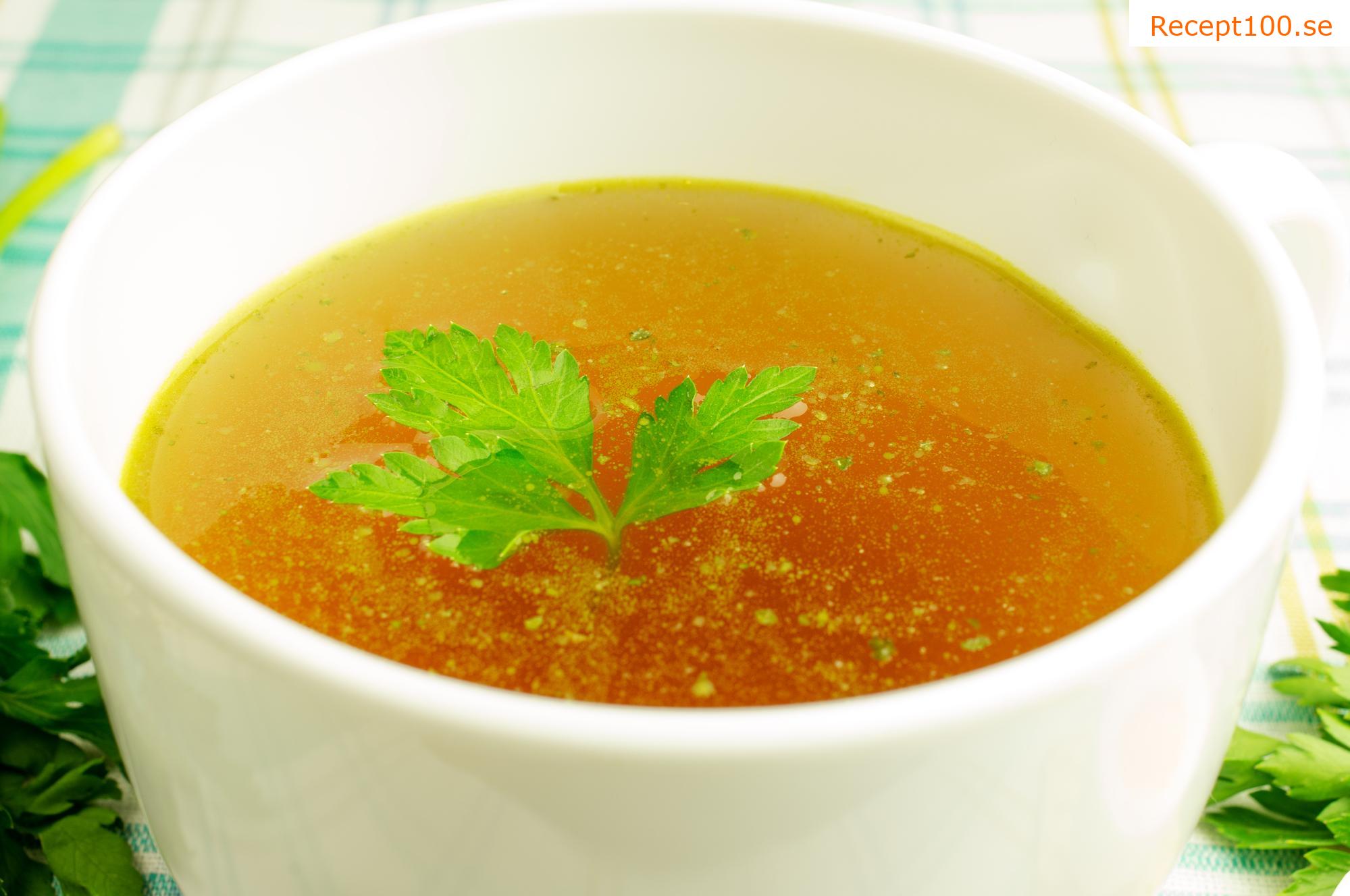 Köttbuljong från oxsvans
