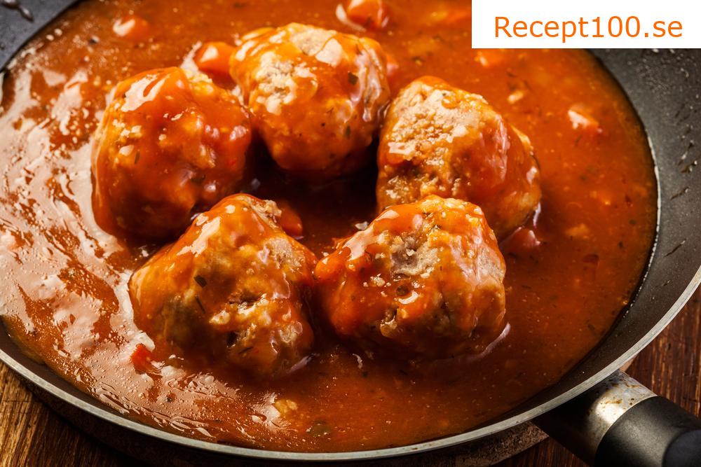 Köttbullar i tomatsås