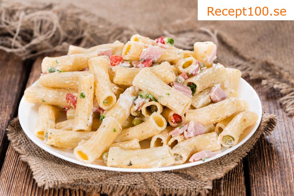 Pastasallad med krabbpinne