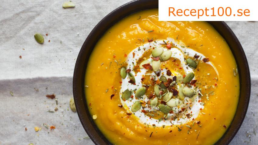 Pumpasoppa med chilipeppar och gräddfil