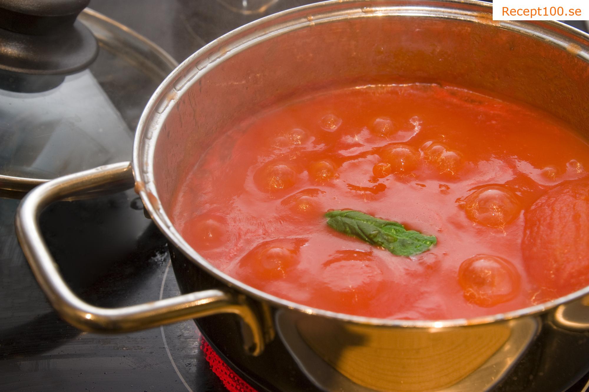 Såser P och R (korv, gräslök, kryddig fisk, tomat med grädde och snabb tomatsås)